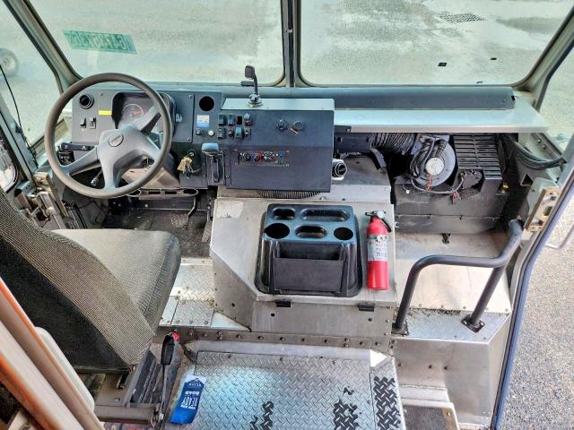 2020 Freightliner All other VIN 4UZAC2EA5LCMH8014 COPART salvage auction — MINOR DENT/SCRATCHES, FL - CERTIFICATE OF TITLE, sold $19,800 on 2026-09-01 (photo 8)