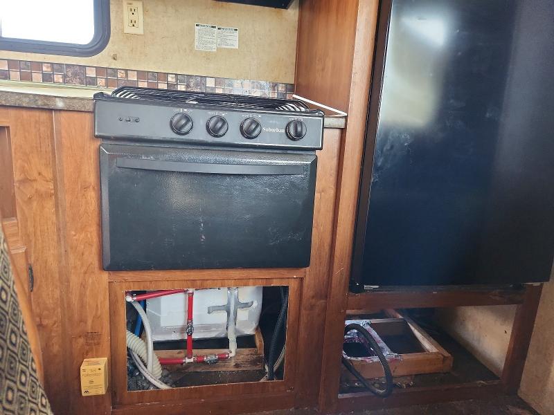 2013 Heartland rvs Trail runn VIN 5SFEB332XDE263360 COPART salvage auction — WATER/FLOOD, FV, sold $900 on 2026-09-08 (photo 7)