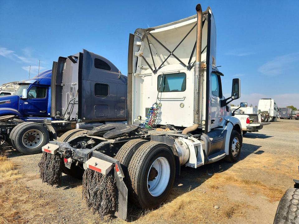 2018 Peterbilt All models VIN 1XPBA48X8JD477878 COPART salvage auction — NORMAL WEAR, DV, sold $9,600 on 2026-08-18 (photo 3)