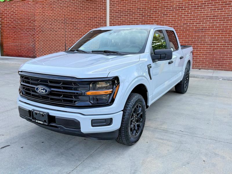 2025 Ford F150 VIN 1FTEW2LPXSKF60608 COPART salvage auction — MINOR DENT/SCRATCHES, CA - DIS/DLR/EXP ONLY CLEAN TITLE (P), sold $34,750 on 2026-08-24 (photo 2)