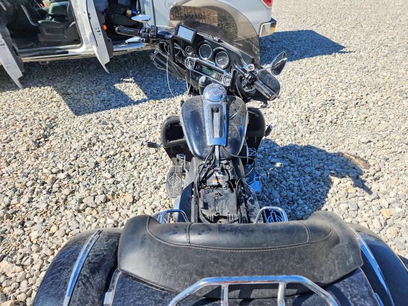 2012 Harley-Davidson FLHTCUTG VIN 1HD1MAM10CB856522 COPART salvage auction — FRONT END, Mi - Certificate Of Title, sold $3,000 on 2026-10-15 (photo 6)
