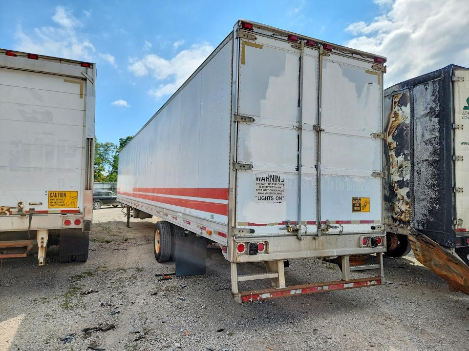 2000 Utility tr VIN 1UYVS2530YM892402 COPART salvage auction — FRONT END, CT, sold $950 on 2026-08-11 (photo 2)