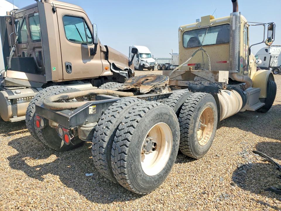2016 Peterbilt All models VIN 1XPSD79X9GD347690 COPART salvage auction — FRONT END, TX - SALVAGE VEHICLE TITLE (P), sold $8,000 on 2026-08-13 (photo 3)