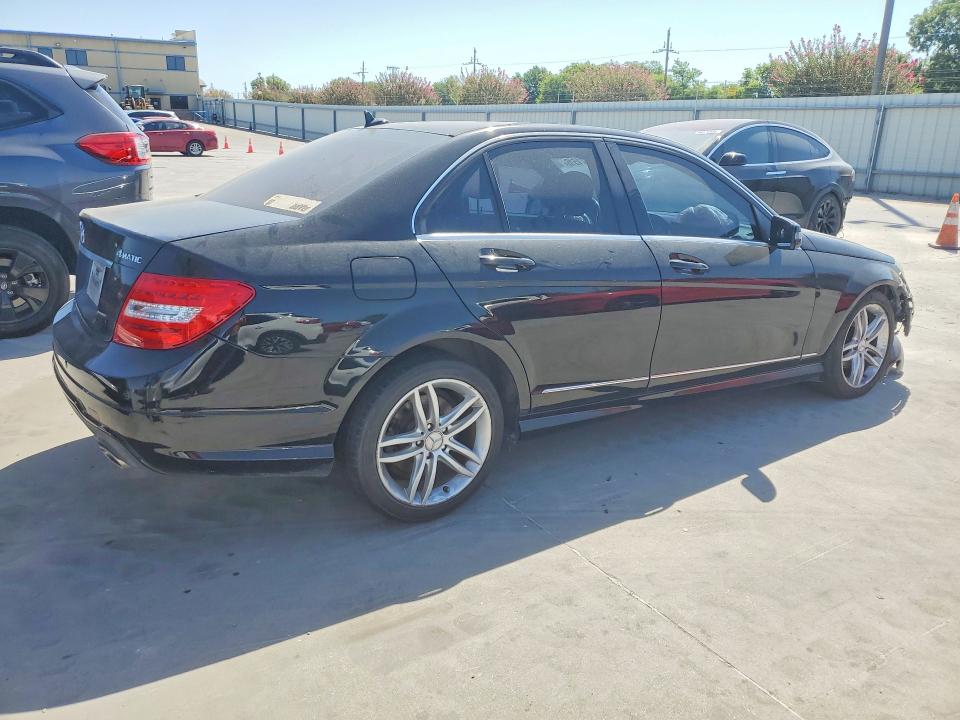 2012 Mercedes-benz C class VIN WDDGF8BB8CR208577 COPART salvage auction — REAR END, TX - CERTIFICATE OF TITLE, sold $625 on 2026-08-24 (photo 3)
