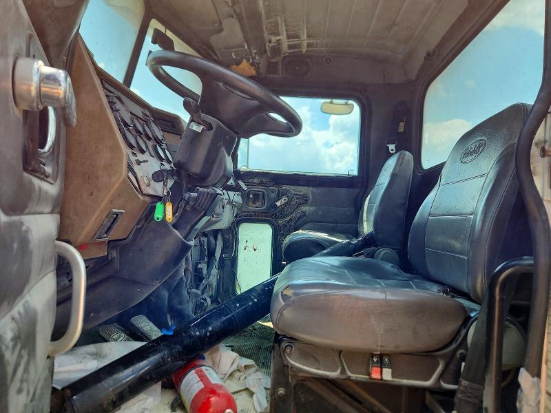 2008 Peterbilt 340 VIN 2NPRLN9X88M754752 COPART salvage auction — Burn Engine, CT, sold $7,600 on 2026-08-25 (photo 7)