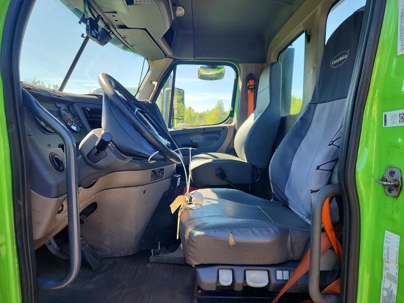 2018 Freightliner All other VIN 3AKJGEDR1JDKC8706 COPART salvage auction — MINOR DENT/SCRATCHES, CT, sold $9,600 on 2026-08-14 (photo 7)