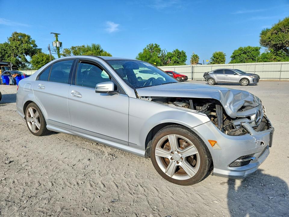 2011 Mercedes-benz C class VIN WDDGF5EB4BA507779 COPART salvage auction — FRONT END, SV, sold $525 on 2026-08-11 (photo 4)
