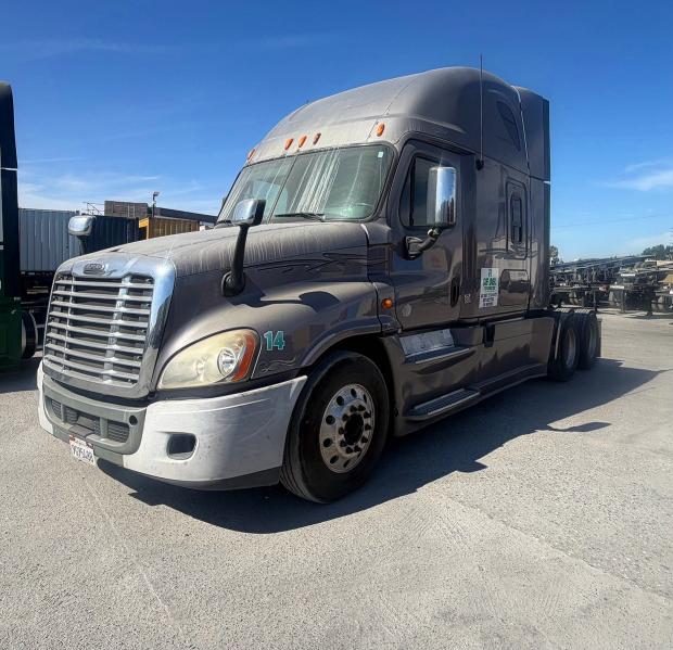 2013 Freightliner All other VIN 3AKJGLDRXDSBZ4728 COPART salvage auction — MECHANICAL, CT, sold $15,000 on 2026-09-02 (photo 2)