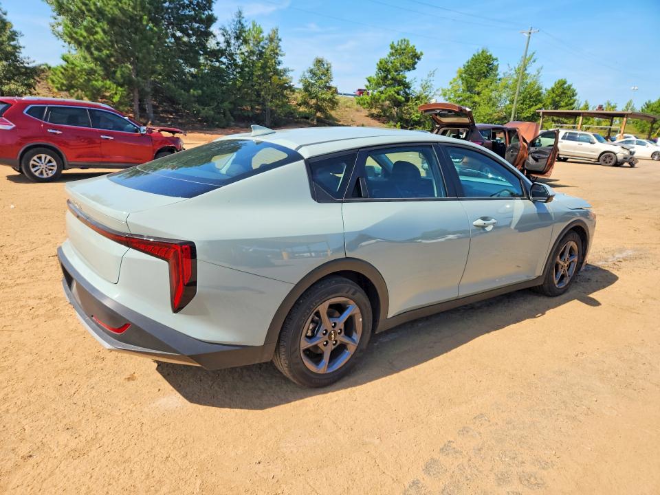 2026 Kia All other VIN 3KPFT4DEXTE251845 COPART salvage auction — FRONT END, VA - CERTIFICATE OF TITLE, sold $10,300 on 2026-08-19 (photo 3)