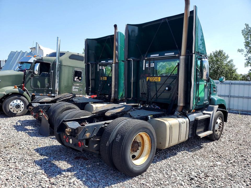 2018 Mack Cxu612 VIN 1M1AW01X7JM010646 COPART salvage auction — MECHANICAL, OK - CERTIFICATE OF TITLE (P), sold $1,100 on 2026-09-08 (photo 3)