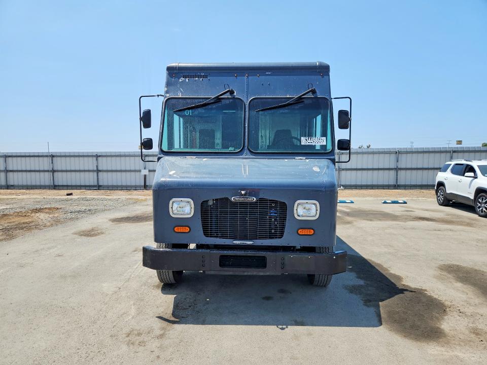 2020 Freightliner Mt45g VIN 4UZAC2EAXLCMH7845 COPART salvage auction — MINOR DENT/SCRATCHES, CA - DIS/DLR/EXP ONLY CLEAN TITLE, sold $100 on 2026-09-01 (photo 5)