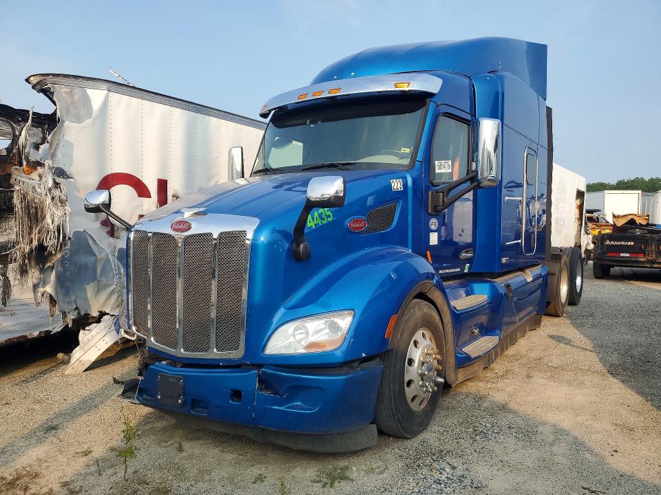2018 Peterbilt All other VIN 1XPBDP9X9JD489528 COPART salvage auction — MINOR DENT/SCRATCHES, NJ - CERTIFICATE OF TITLE, sold $8,400 on 2026-08-27 (photo 1)