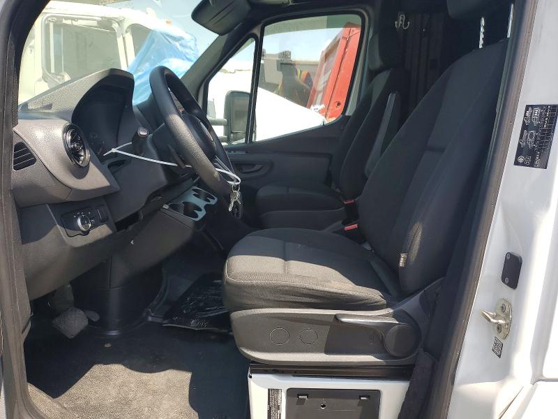 2021 Freightliner Sprinter VIN W2X8E33Y2MN174509 COPART salvage auction — MINOR DENT/SCRATCHES, AZ - CERTIFICATE OF TITLE, sold $11,400 on 2026-10-19 (photo 7)
