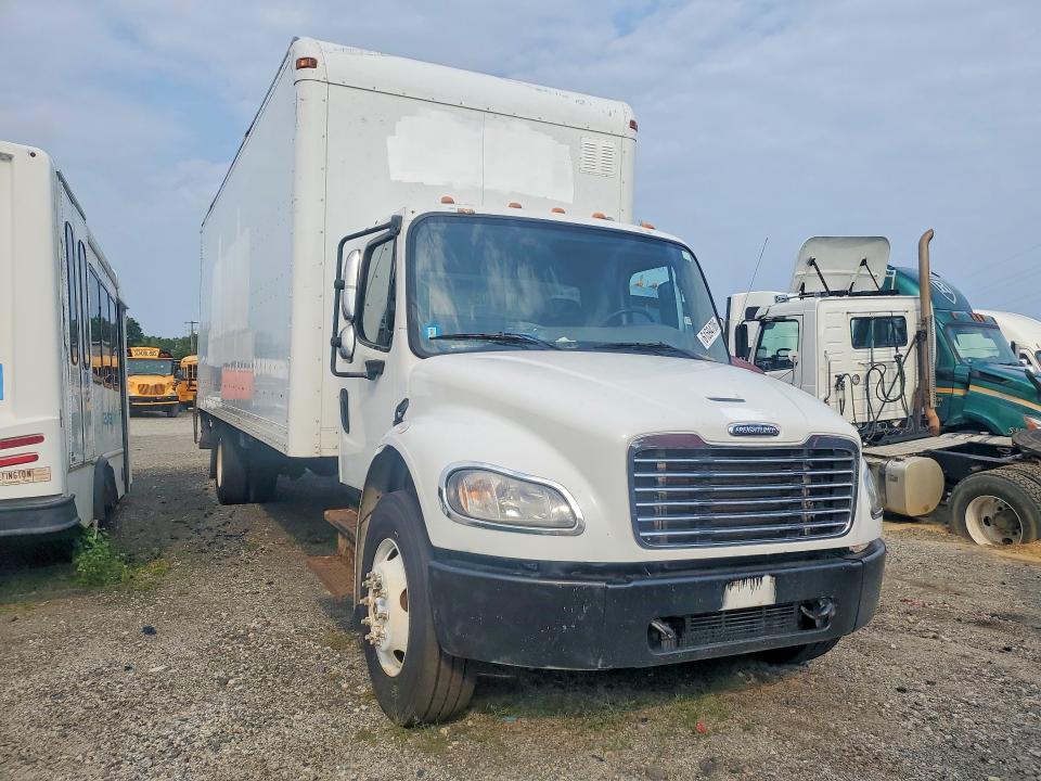 2014 Freightliner All models VIN 1FVACWDT1EHFR3936 COPART salvage auction — NORMAL WEAR, CT, sold $2,600 on 2026-08-24 (photo 4)