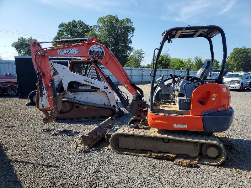 2015 Kubota Constructi VIN JKUK0404V01H23085 COPART salvage auction — WATER/FLOOD, BS, sold $15,200 on 2026-08-28 (photo 9)