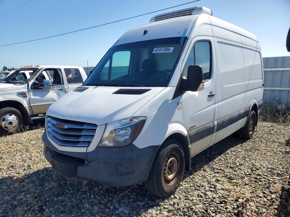 2015 Freightliner Sprinter VIN WDYPE7CC5F5974751 COPART salvage auction — REAR END, FL - DIS/DLR/EXP ONLY CLEAN TITLE, sold $2,200 on 2026-08-17 (photo 1)