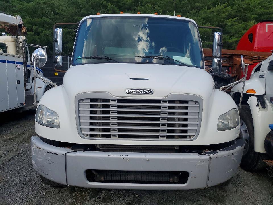 2016 Freightliner All other VIN 3ALACXDT2GDGV6363 COPART salvage auction — MINOR DENT/SCRATCHES, MD - CERTIFICATE OF TITLE, sold $12,000 on 2026-08-14 (photo 5)