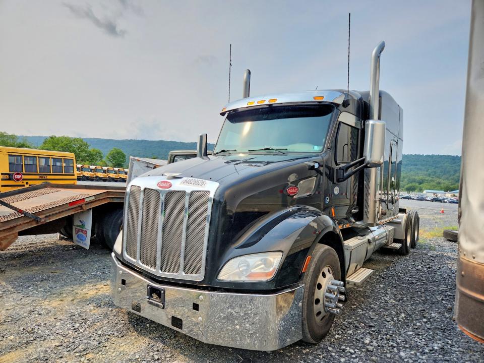 2018 Peterbilt All other VIN 1XPBDP9X5JD472094 COPART salvage auction — MINOR DENT/SCRATCHES, CT, sold $14,300 on 2026-08-18 (photo 1)