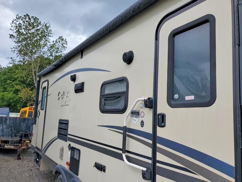 2018 Gulf stream Cabincruis VIN 1NL1G3323J7036136 COPART salvage auction — NORMAL WEAR, NY - CERTIFICATE OF TITLE, sold $5,500 on 2026-09-17 (photo 9)
