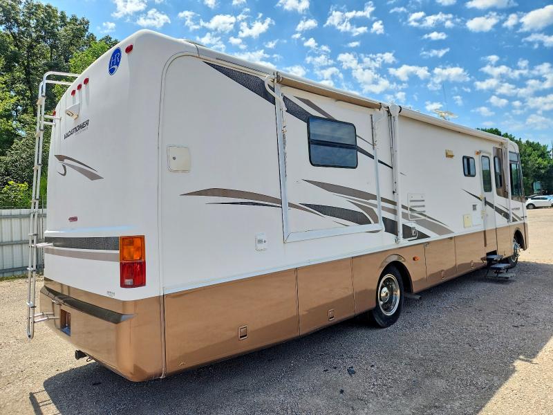 2002 Holiday rambler Vacationer VIN 5B4MP67G413336016 COPART salvage auction — NORMAL WEAR, CT, sold $4,900 on 2026-09-01 (photo 4)