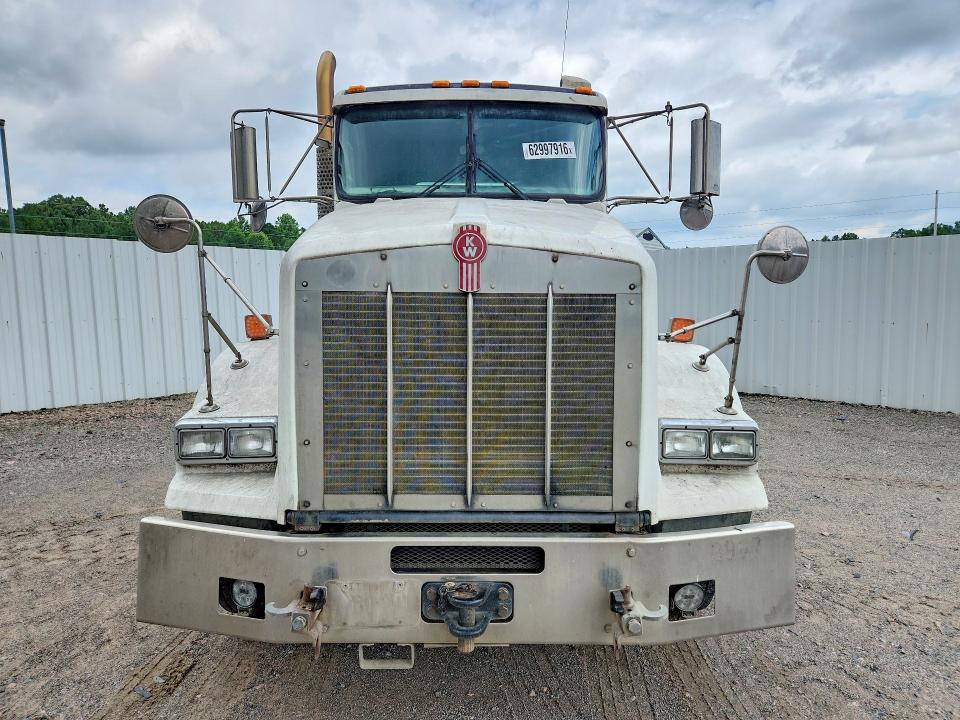 2013 Kenworth All other VIN 1XKDDP9X9DJ363299 COPART salvage auction — MINOR DENT/SCRATCHES, VA - CERTIFICATE OF TITLE (P), sold $7,000 on 2026-08-13 (photo 5)