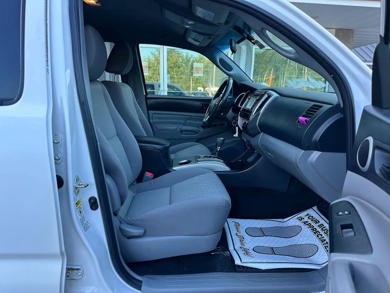 2015 Toyota Tacoma VIN 3TMMU4FN3FM079413 COPART salvage auction — MINOR DENT/SCRATCHES, CT, sold $175 on 2026-08-21 (photo 5)