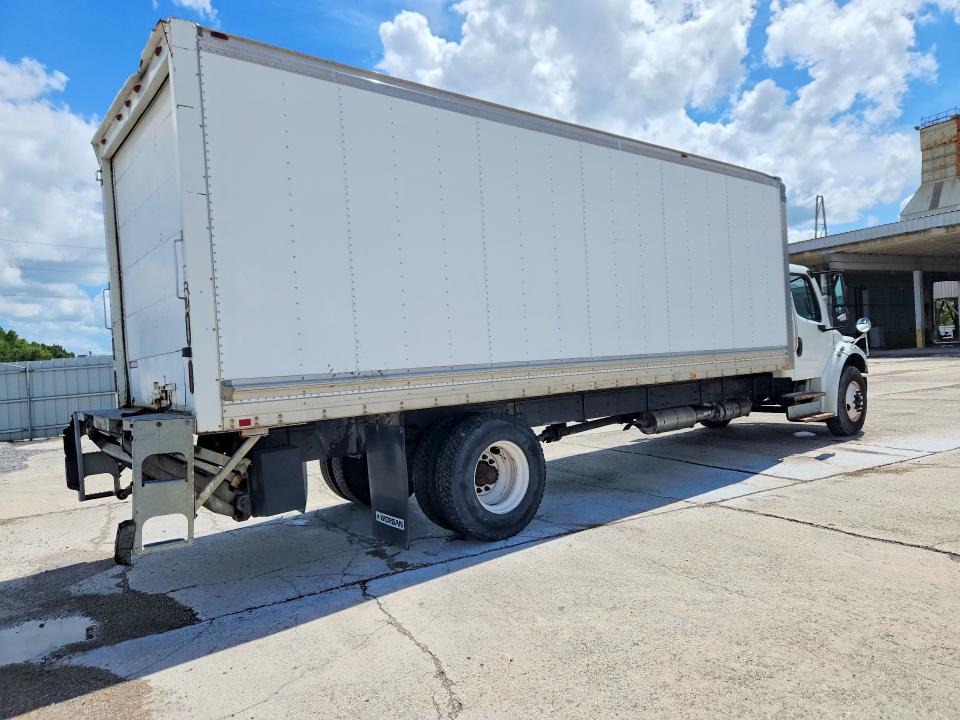 2014 Frht - freightliner M2 VIN 1FVACWDU7EHFX4235 COPART salvage auction — MINOR DENT/SCRATCHES, LA - CERTIFICATE OF TITLE, sold $200 on 2026-08-21 (photo 3)
