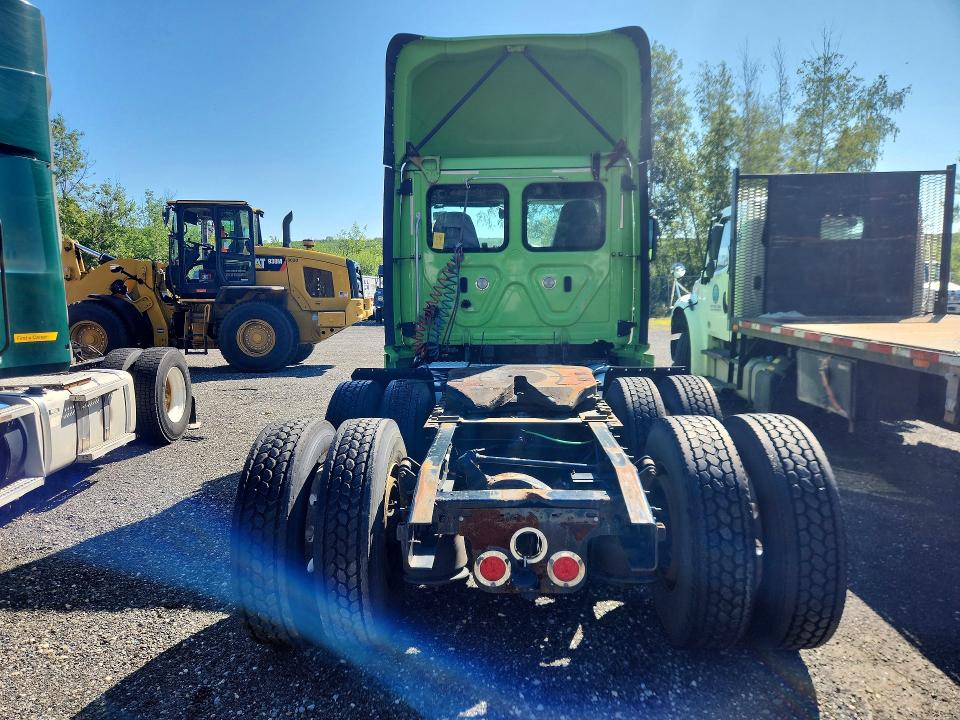 2018 Freightliner All other VIN 3AKJGEDR1JDKC8706 COPART salvage auction — MINOR DENT/SCRATCHES, CT, sold $9,600 on 2026-08-14 (photo 6)