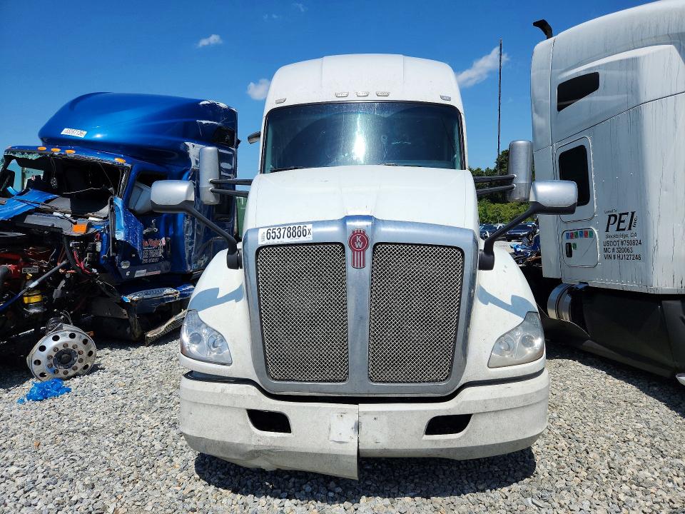 2020 Kenworth All other VIN 1XKYDP9X6LJ311094 COPART salvage auction — SIDE, CT, sold $9,300 on 2026-09-01 (photo 5)