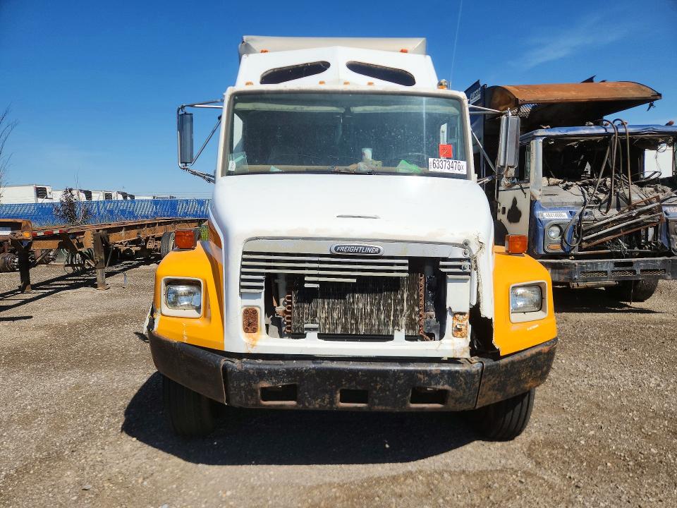 2000 Freightliner All other VIN 1FV6JJAA5YHG05138 COPART salvage auction — FRONT END, BS, sold $275 on 2026-08-11 (photo 5)