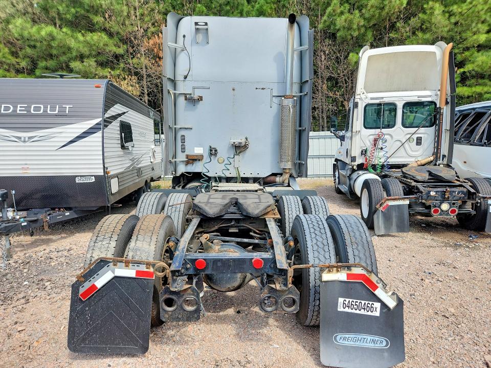 2007 Freightliner All other VIN 1FUJA6CK37LX69675 COPART salvage auction — MINOR DENT/SCRATCHES, VA - CERTIFICATE OF TITLE, sold $3,100 on 2026-09-01 (photo 6)