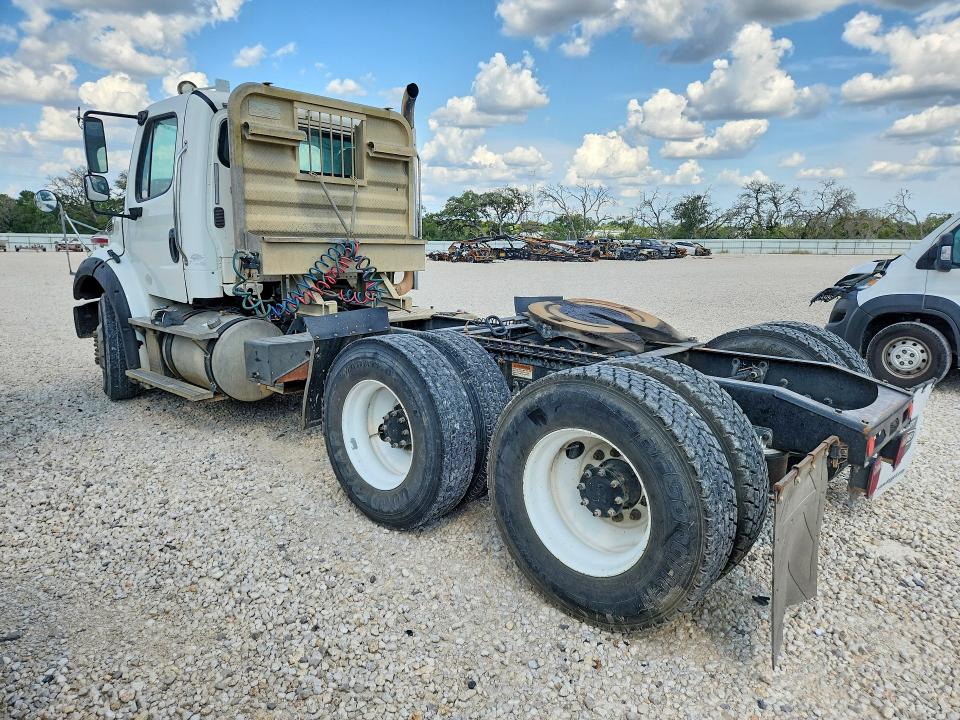 2015 Freightliner All other VIN 3AKJC5DV4FDGK1865 COPART salvage auction — NORMAL WEAR, TX - CERTIFICATE OF TITLE, sold $7,800 on 2026-08-25 (photo 2)