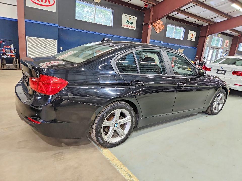 2014 BMW 3 series VIN WBA3D5C56EKX98826 COPART salvage auction — MINOR DENT/SCRATCHES, Vt - Certificate Of Title (P), sold $500 on 2026-08-20 (photo 3)