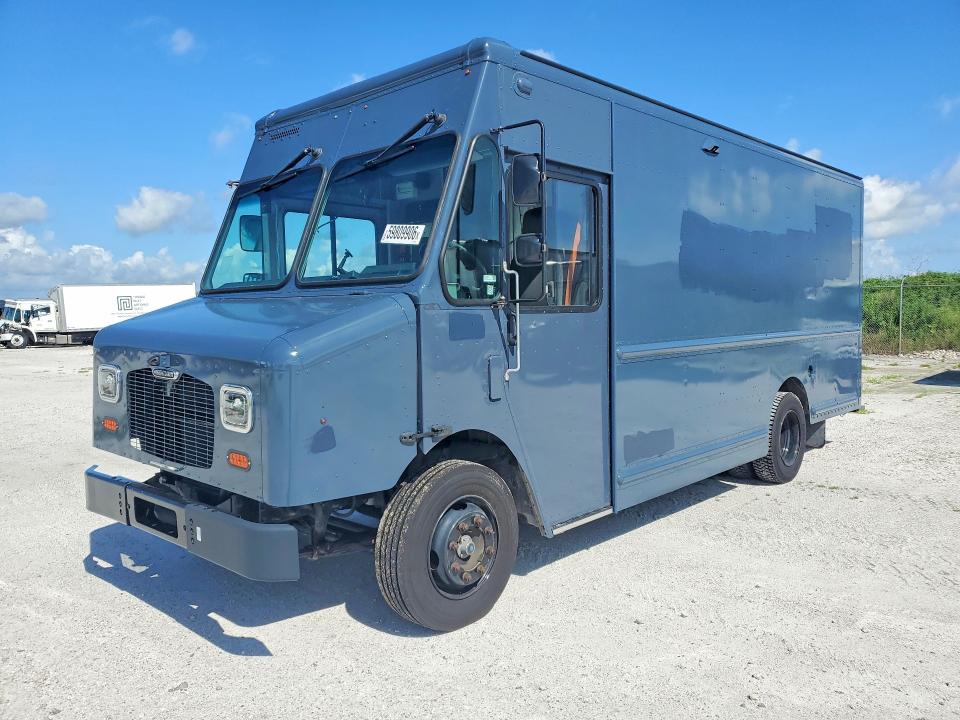 2020 Freightliner All other VIN 4UZAC2EA0LCMH7952 COPART salvage auction — MINOR DENT/SCRATCHES, FL - CERTIFICATE OF TITLE, sold $175 on 2026-09-01 (photo 1)