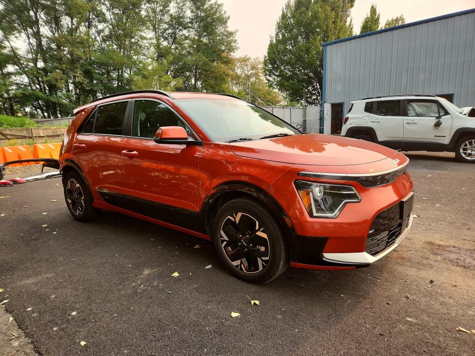 2023 Kia Niro VIN KNDCR3L19P5027736 COPART salvage auction — REAR END, FL - CERTIFICATE OF TITLE, sold $7,300 on 2026-08-19 (photo 4)