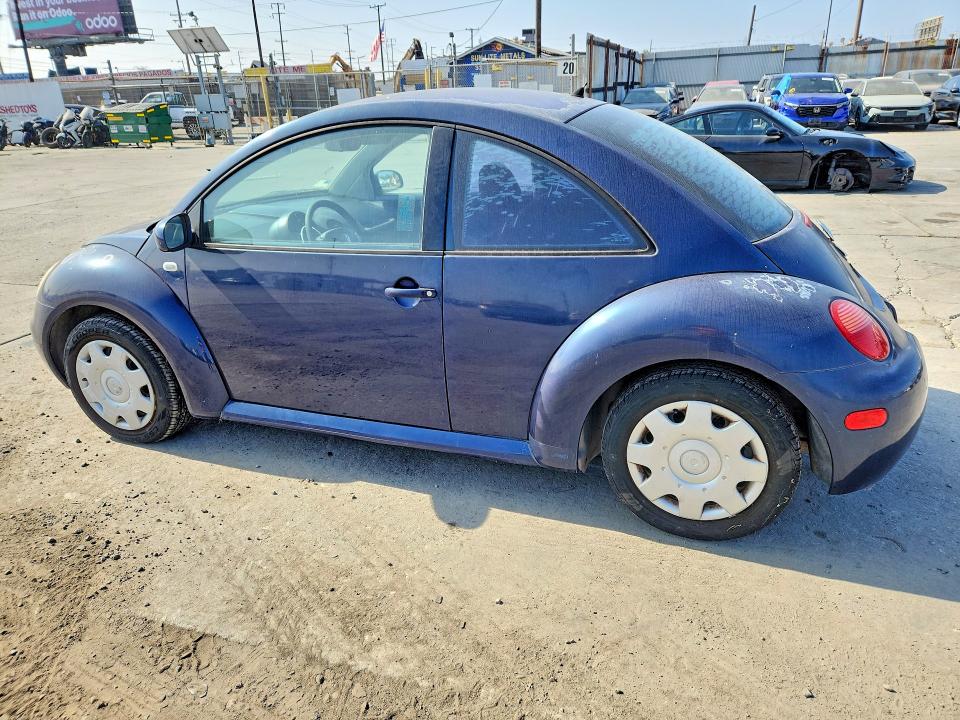 2001 Volkswagen Beetle VIN 3VWBT21C01M413262 COPART salvage auction — NORMAL WEAR, DA, sold $200 on 2026-09-21 (photo 2)