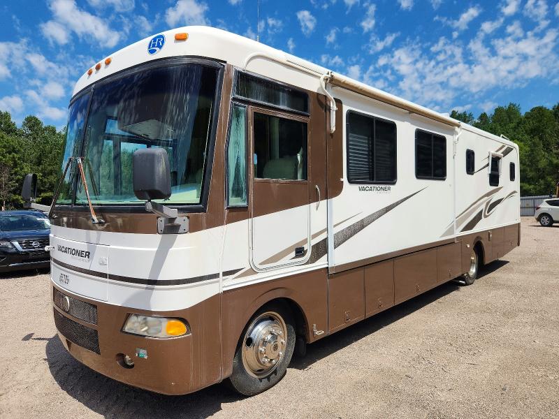 2002 Holiday rambler Vacationer VIN 5B4MP67G413336016 COPART salvage auction — NORMAL WEAR, CT, sold $4,900 on 2026-09-01 (photo 2)