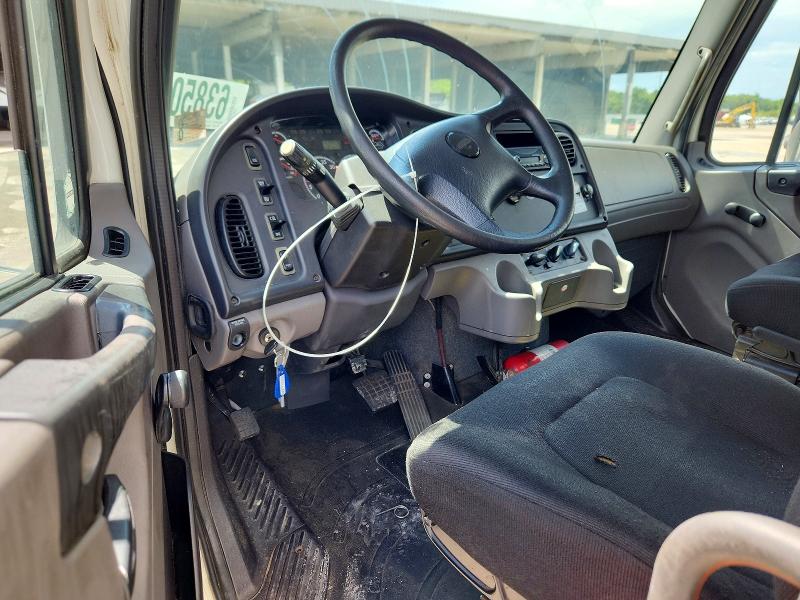 2014 Frht - freightliner M2 VIN 1FVACWDU7EHFX4235 COPART salvage auction — MINOR DENT/SCRATCHES, LA - CERTIFICATE OF TITLE, sold $200 on 2026-08-21 (photo 8)