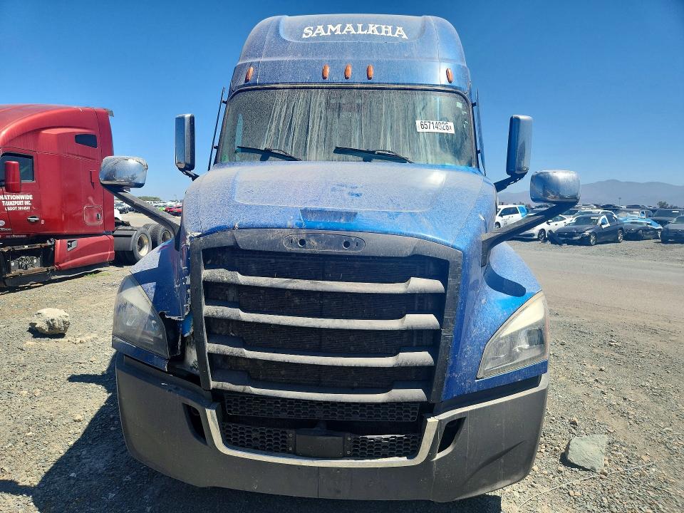 2022 Freightliner All other VIN 3AKJHHDR0NSMF6583 COPART salvage auction — FRONT END, CA - DIS/DLR/EXP ONLY CLEAN TITLE, sold $25,500 on 2026-08-25 (photo 5)