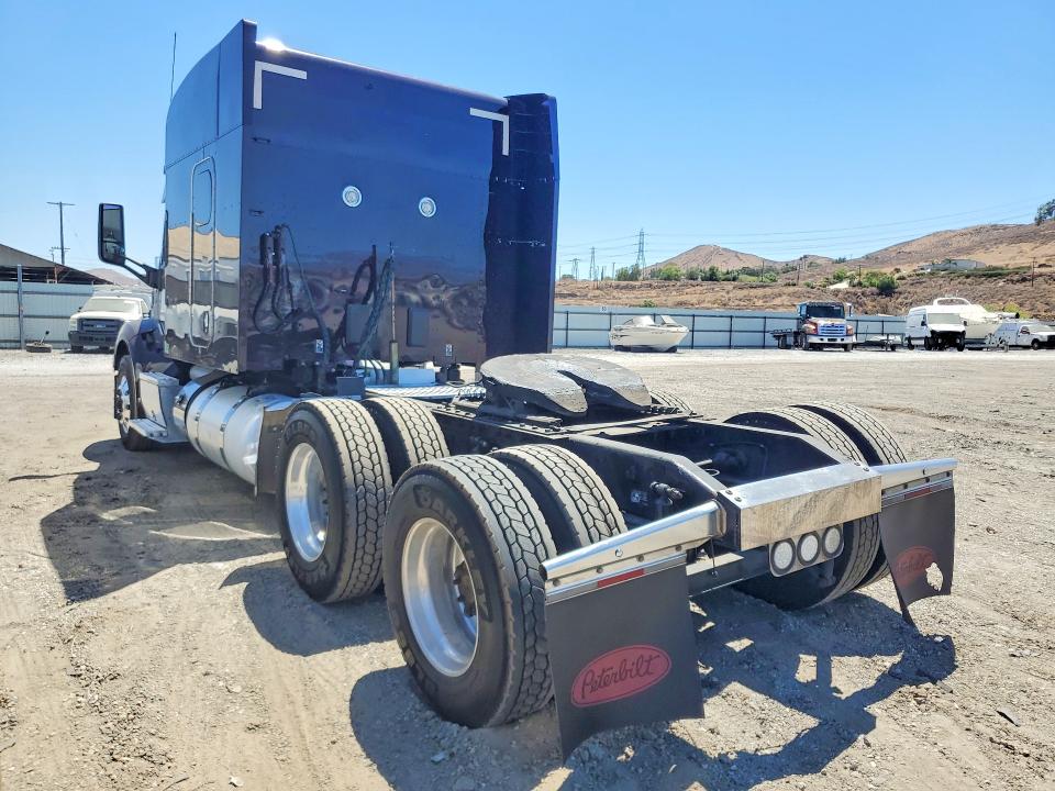2015 Peterbilt All other VIN 1XPBD49X9FD260059 COPART salvage auction — MINOR DENT/SCRATCHES, DV, sold $17,400 on 2026-08-24 (photo 2)