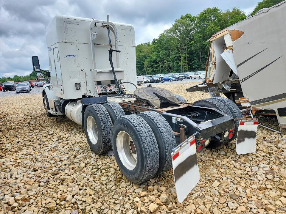2017 Peterbilt All other VIN 1XPBDP9X2HD359729 COPART salvage auction — NORMAL WEAR, OH - CERTIFICATE OF TITLE, sold $7,400 on 2026-08-28 (photo 2)