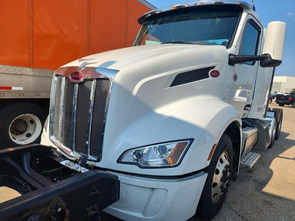 2026 Peterbilt All other VIN 1XPBDP9X4TD798911 COPART salvage auction — SIDE, ST, sold $31,000 on 2026-09-03 (photo 5)
