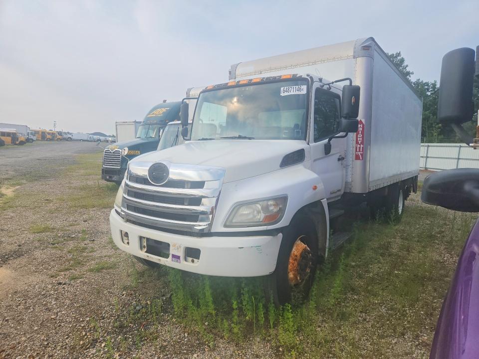 2013 Hino All other VIN 5PVNE8JP3D4S50493 COPART salvage auction — MINOR DENT/SCRATCHES, CT, sold $6,400 on 2026-09-04 (photo 1)