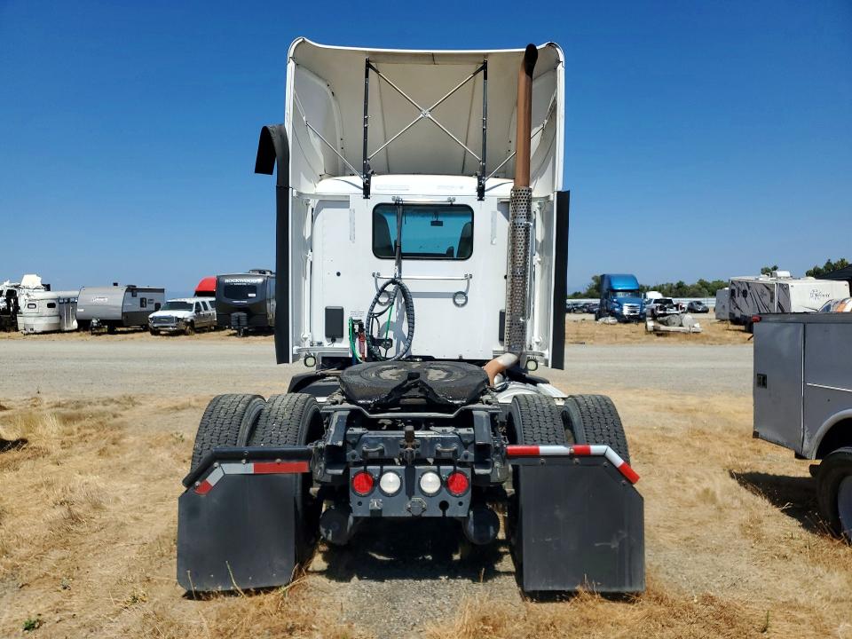 2017 Kenworth All models VIN 1XKYA48X2HJ160383 COPART salvage auction — MINOR DENT/SCRATCHES, DV, sold $10,000 on 2026-08-18 (photo 6)