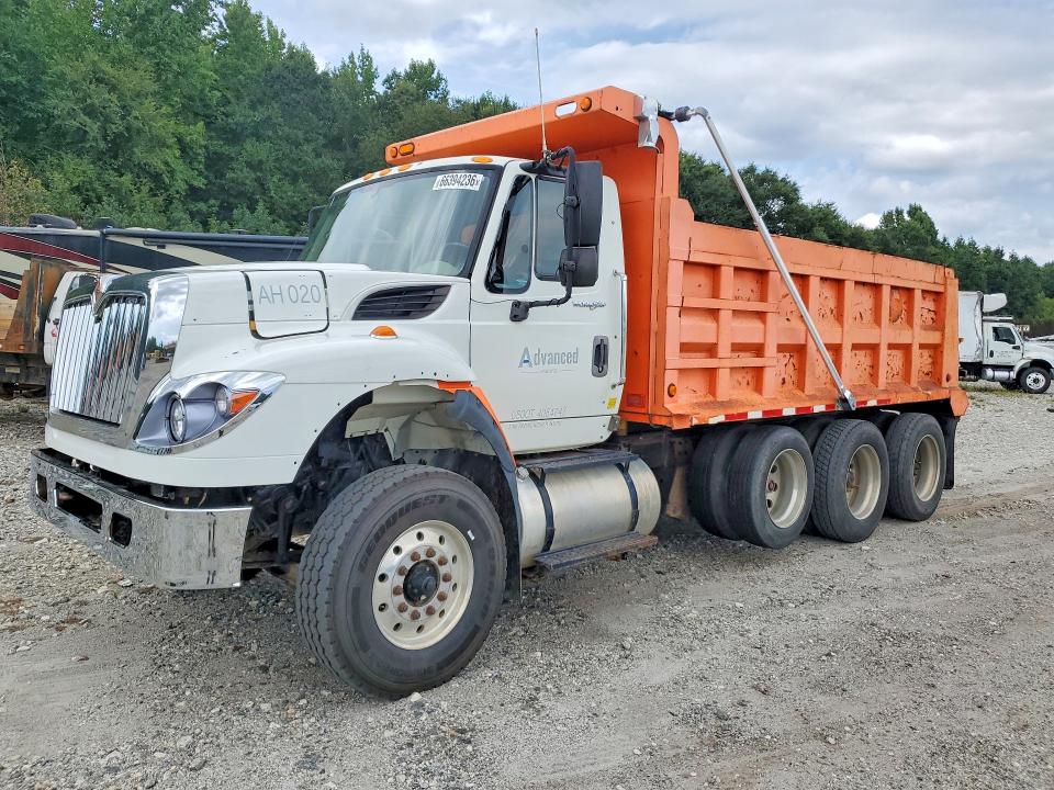2013 International 7000-series VIN 1HTGSSHT6DJ173933 COPART salvage auction — MINOR DENT/SCRATCHES, NC - SALVAGE CERT-REBUILT, sold $10,100 on 2026-09-01 (photo 1)