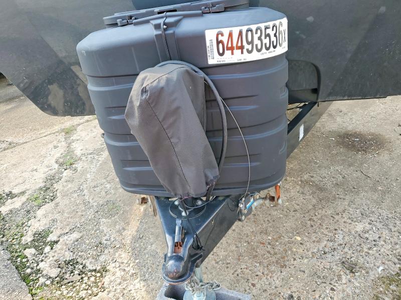 2017 Forest river Hemisphere VIN 4X4TSBF29HU081302 COPART salvage auction — NORMAL WEAR, CT, sold $6,200 on 2026-09-05 (photo 7)