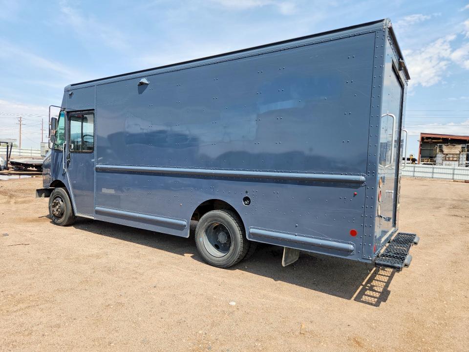 2020 Freightliner All other VIN 4UZAC2EA9LCMK0301 COPART salvage auction — NORMAL WEAR, CT, sold $8,700 on 2026-09-01 (photo 2)