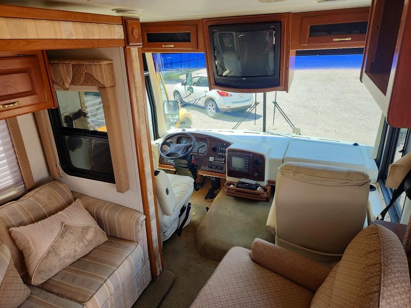 2002 Holiday rambler Vacationer VIN 5B4MP67G413336016 COPART salvage auction — NORMAL WEAR, CT, sold $4,900 on 2026-09-01 (photo 5)