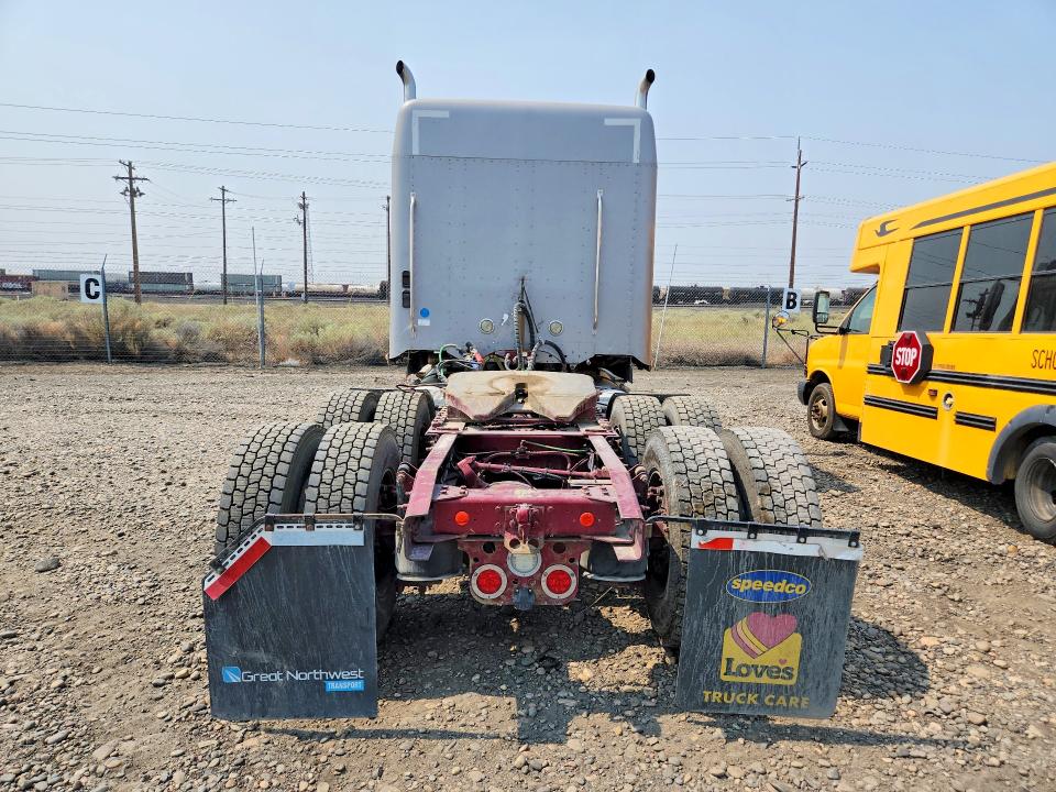2020 Freightliner Unknown VIN 3AKJGNDR4LDLT0556 COPART salvage auction — MINOR DENT/SCRATCHES, CT, sold $18,800 on 2026-08-25 (photo 6)
