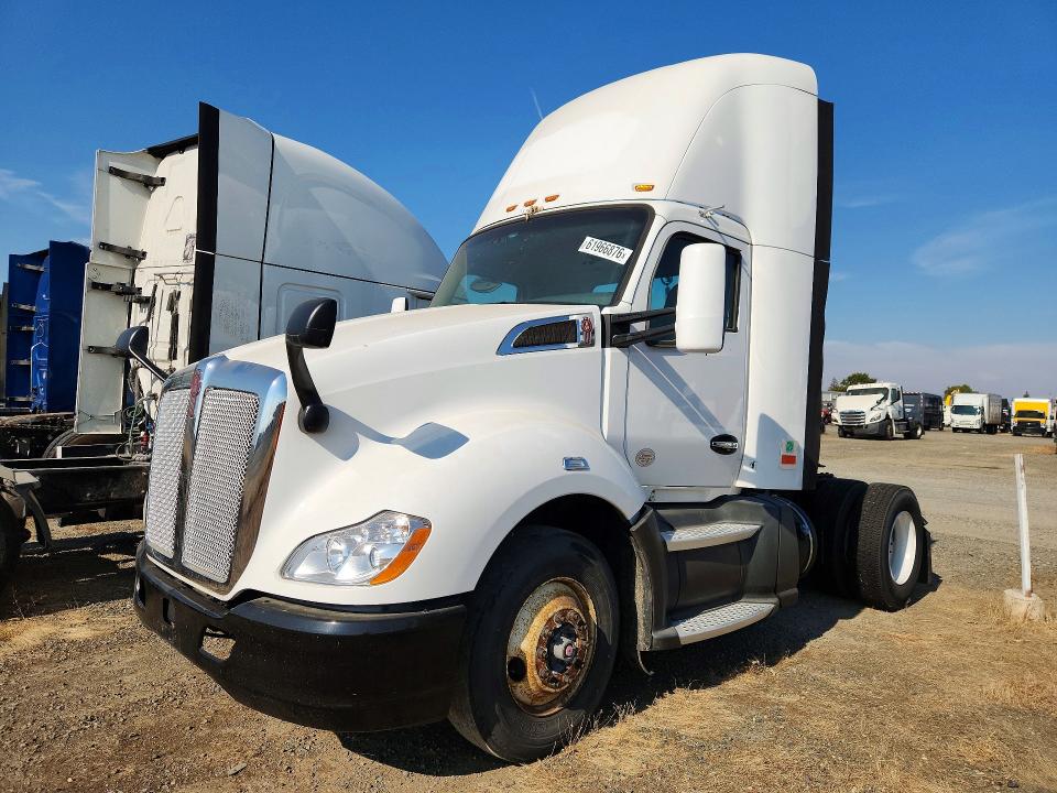 2016 Kenworth All models VIN 1XKYA48X8GJ496652 — COPART salvage auction photo